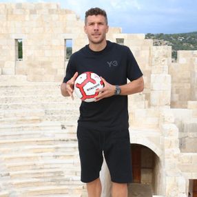 Podolski, Patara'nın tanıtımı için kamera karşısında