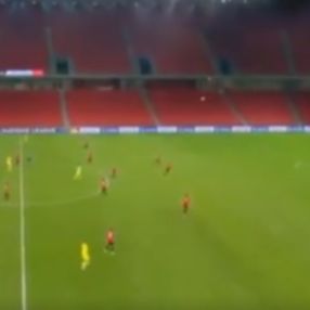 Aybol Abiken santradan gol attı