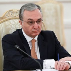 Paşinyan, Ermenistan Dışişleri Bakanı Zohrab Mnatsakanyan'ı görevden aldı