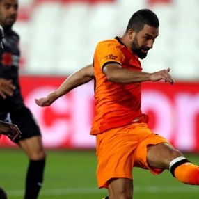 Arda Turan: Koronavirüs testim pozitif çıktı