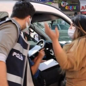 Kahramanmaraş'ta maske takmayan kadın, polisten özür diledi