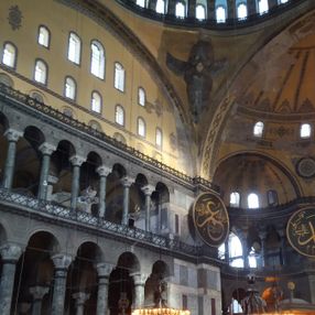 Ayasofya Camii'nde bulunan iskelenin sökülmesiyle melek figürleri ortaya çıktı