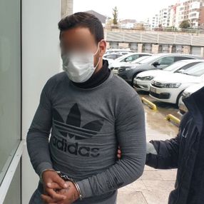 Samsun'da kendisine sosyal mesafe uyarısı yapan adamı hastanelik etti
