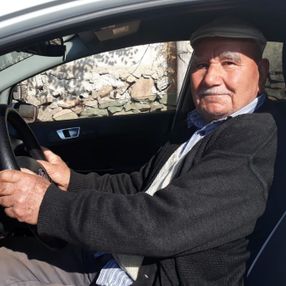 Balıkesir'de vatandaş, 75 yaşında ehliyet sahibi oldu
