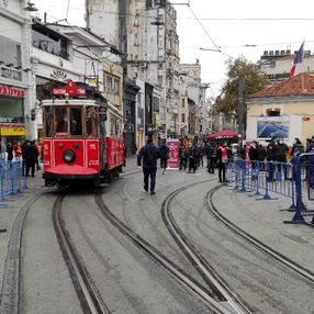İstiklal Caddesi'nde 7 bin kişi kısıtlaması başladı