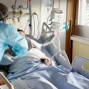 Dünya genelinde koronavirüs nedeniyle can kaybı 1 milyon 511 bin 915