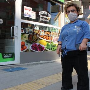 Amasya'nın en küçük kadın esnafı, dükkanını kapattı
