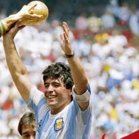 Maradona'nın resmi Arjantin'de banknota basılıyor