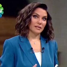 Ana haber spikerlerinin birbirinden farklı giyim tarzları