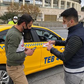 Beşiktaş'ta eski otobüs biletiyle denetimden geçmeye çalışırken yakalandı