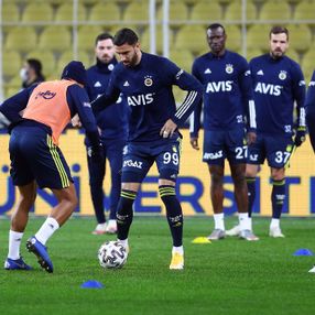 Fenerbahçe'de 3 futbolcunun koronavirüs testi pozitif