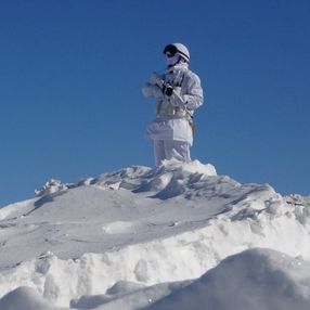 Hakkari'de karlı dağları yuva yapan hudut kahramanları görev başında