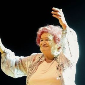 Selda Bağcan: Açık giyinmek ayıp geliyor bana