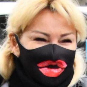Pınar Altuğ'un ilginç maskesi