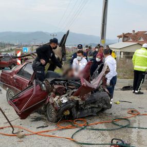 Muğla’da iki otomobil çarpıştı: 2 ölü, 3 yaralı