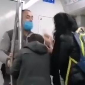 Üsküdar Marmaray’dan 4 göçmen çocuğu indirmeye çalışan görevliler