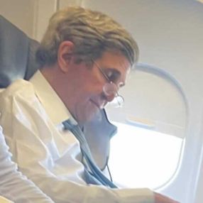 John Kerry, uçakta maskesiz görüntülendi