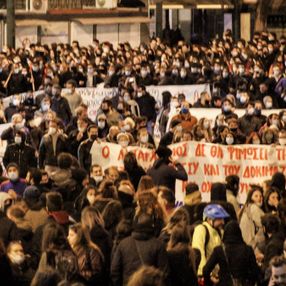 Yunanistan sokaklarında hükümet karşıtı protesto