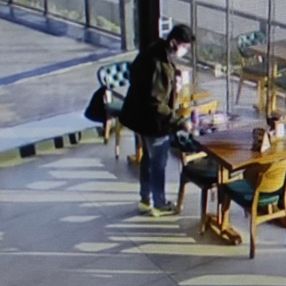 İstanbul'da hastane kafeteryasında çanta hırsızlığı