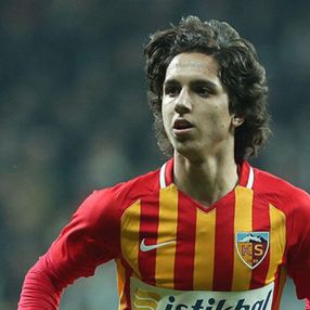 17 yaşındaki Emre Demir, şu ana kadar 8 hocayla çalıştı