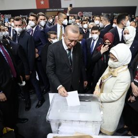 Cumhurbaşkanı Erdoğan, yeniden AK Parti Genel Başkanı seçildi