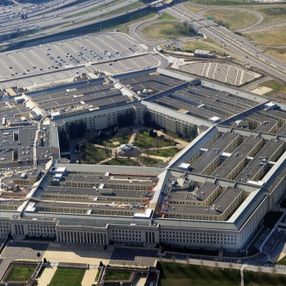 Pentagon, savunma sanayisindeki çip üretimi için Intel ile anlaştı