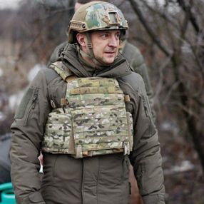 Ukrayna Devlet Başkanı Vladimir Zelenskiy’den orduya moral ziyareti