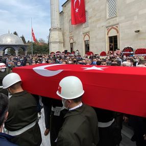 Şehit pilot Burak Gençcelep’in cenazesi Trabzon'a getirildi