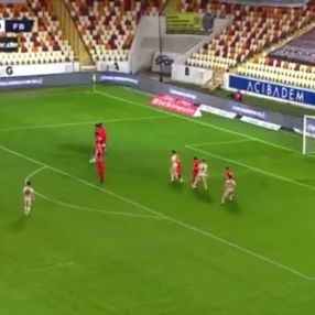 Valencia'dan şık frikik golü