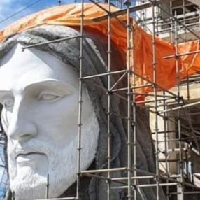 Brezilya'da 'Kurtarıcı İsa' heykeli yapılıyor