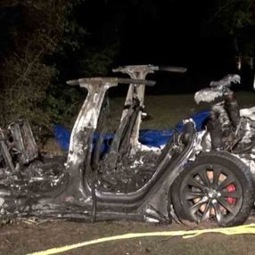 Tesla'nın otomatik sürüş sistemi nedeniyle 2 kişi öldü