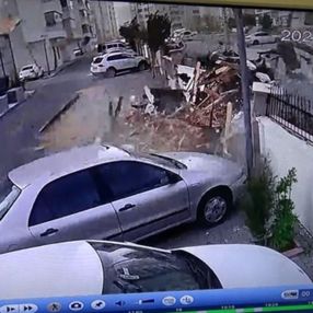 Gaziantep'te çatının uçma anları