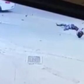 İzmir'de kuryenin hayatını kaybettiği kaza anı