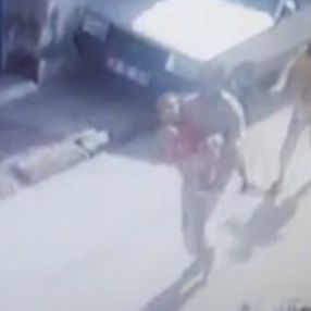 İzmir'de küçük kız çocuğu tabancayla vuruldu