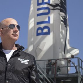 Jeff Bezos'un şirketi, NASA ve SpaceX anlaşmasına itiraz etti