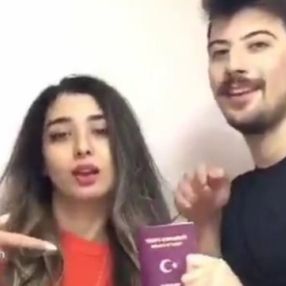 Türk pasaportunu aşağılayıcı video çektiler