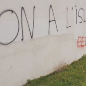 Fransa’da camiye İslamofobik saldırı