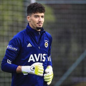 Altay Bayındır'ın bandajları çıkarıldı