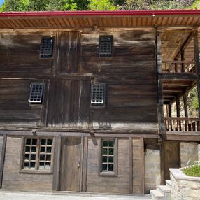 Rize'deki tarihi camii yeniden eski görünümüne kavuşturuldu