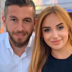 Adem Büyük’ün eşi çakar ve siren tertibatlı araçla polisçilik oynadı