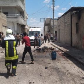 Suriye’de bomba yüklü motosikletin patlama anları kamerada