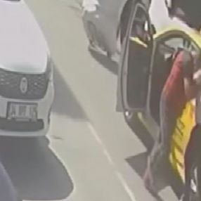 Fatih'te taksiciyle müşterinin kavgası