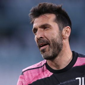 Gianluigi Buffon için Benfica iddiası