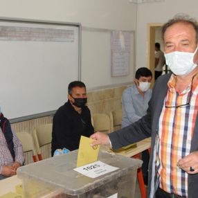 Seçim ve LGS aynı güne denk geldi