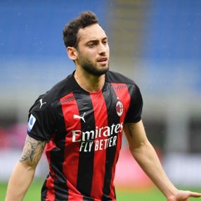 Hakan Çalhanoğlu: Galatasaray iyi teklif yaparsa neden olmasın