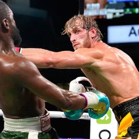 Floyd Mayweather, YouTuber Logan Paul'a diş geçiremedi