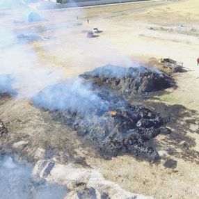 Aksaray'da 250 ton saman yandı