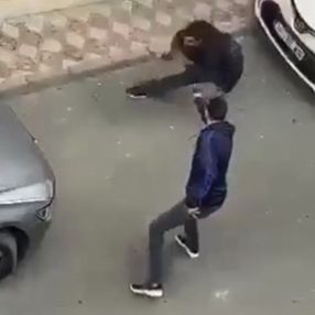 Esenler'de silahlı saldırı kamerada