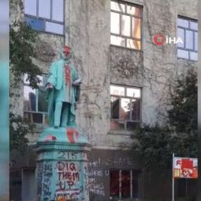 Kanada’da Egerton Ryeson heykeli protestocular tarafından yıkıldı