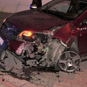 Denizli'de ehliyetsiz sürücünün polisten kaçışı kazayla noktalandı